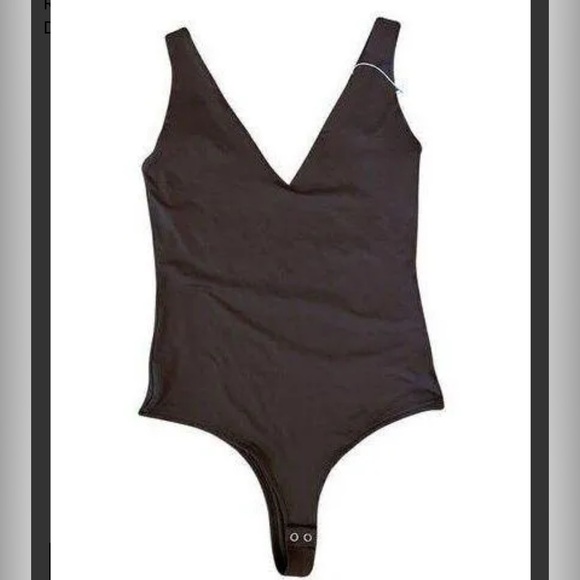 REORIA Bodysuit Women’s black v neck sleeveless - Picture 1 of 1
